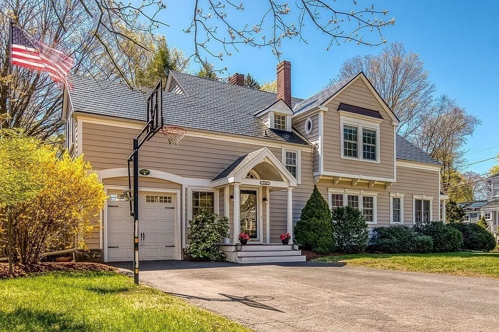 Photo of 180 Walnut St