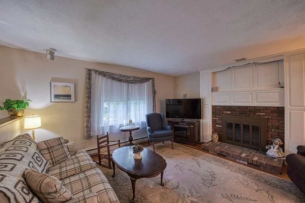 Photo of 25 Laurie Cir