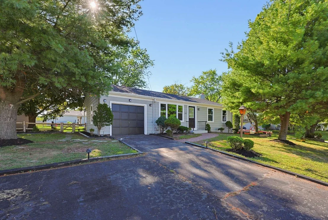 Photo of 28 Deerfield Rd