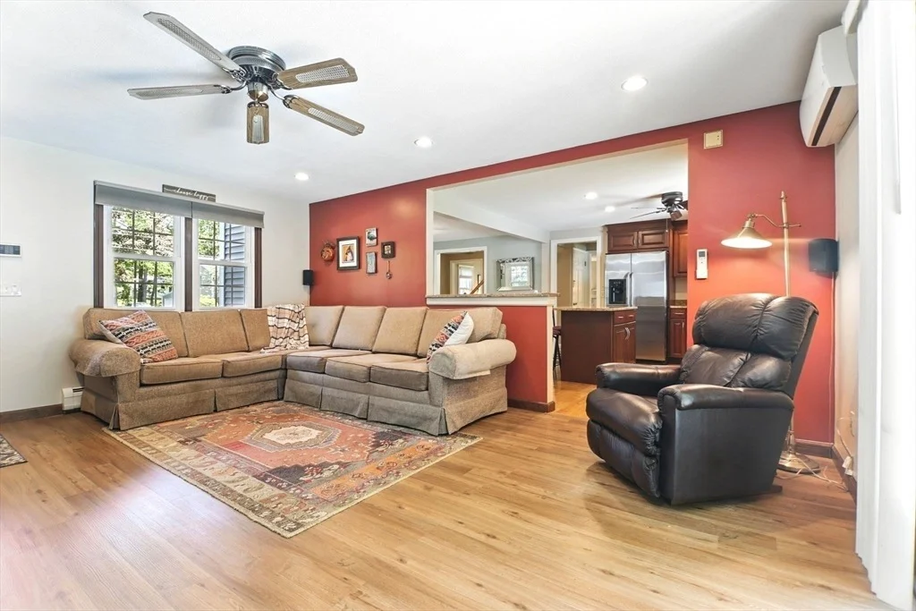 Photo of 230 Meadowlark Dr