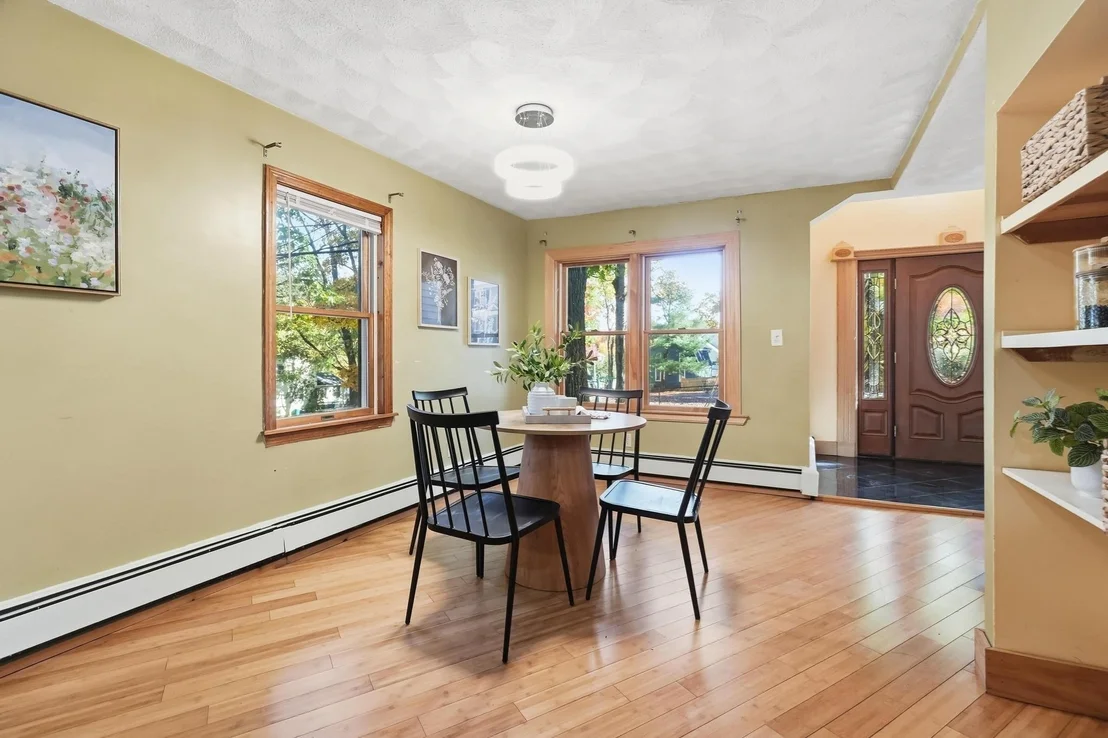 Photo of 17 Pathwood Ave