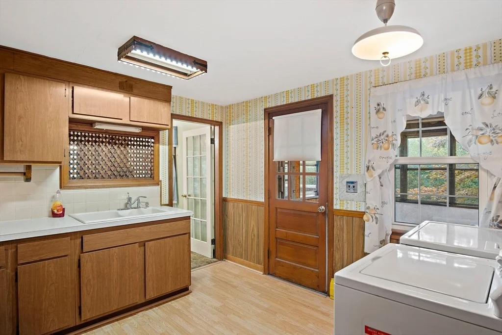 Photo of 695 Pearl St