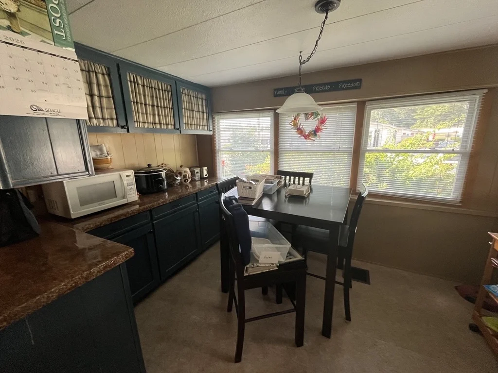 Photo of 8 Thunderbird Dr