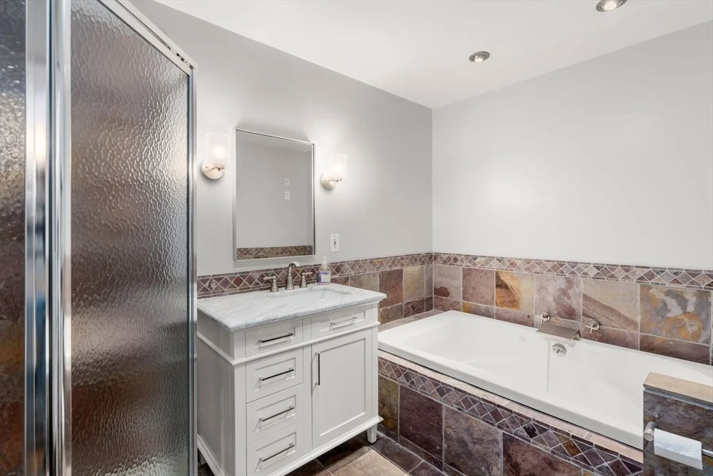 Photo of Unit 21 at 21 Oak Leaf Way