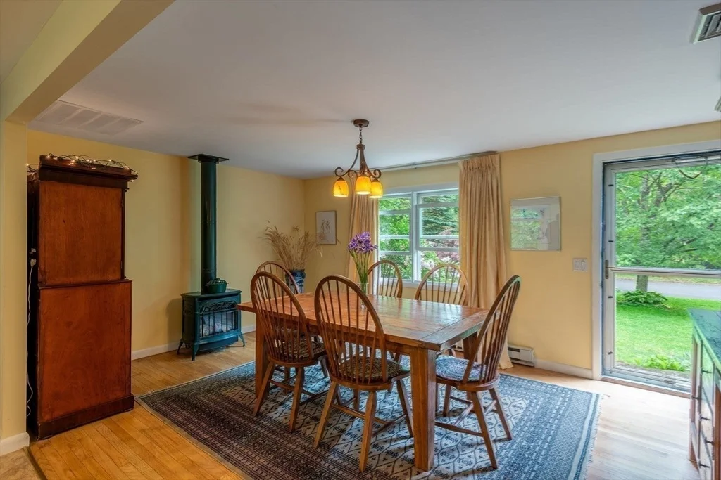 Photo of 54 Deepwoods Dr