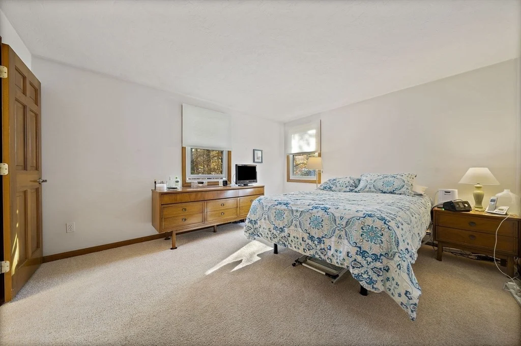 Photo of 40 Linden Park Dr