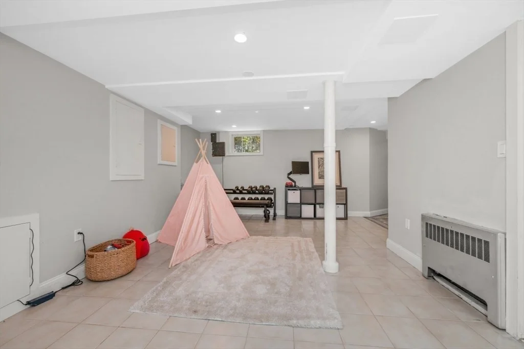Photo of 46 Jerome Ave