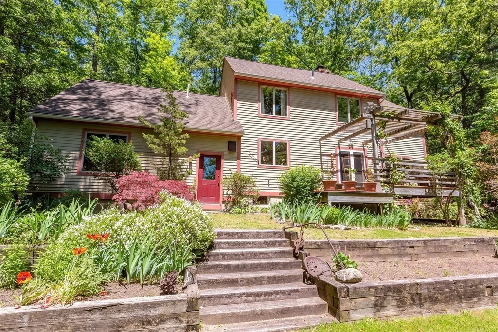 Photo of 71 Morgan Cir