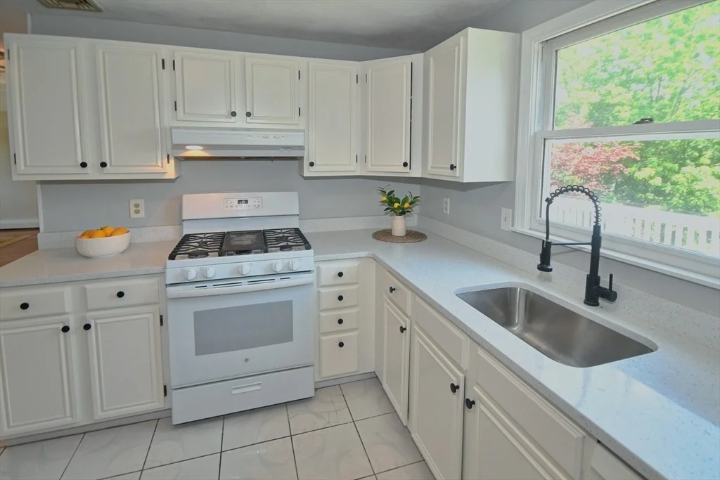 Photo of 61 Rollins St