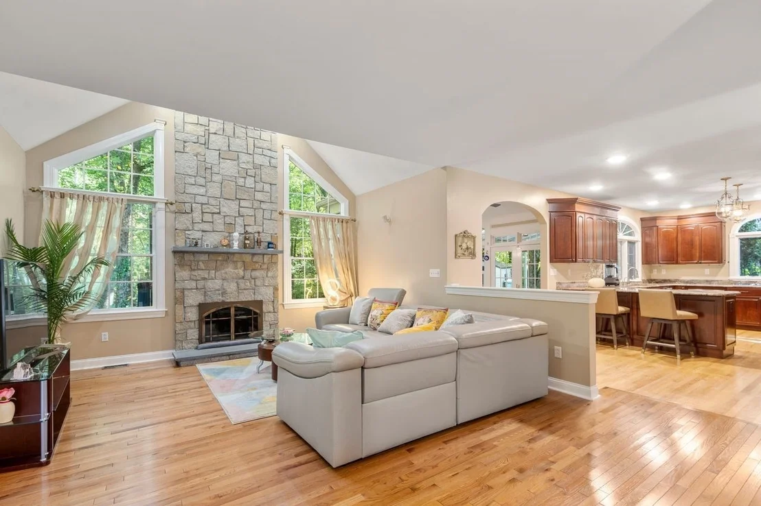 Photo of 20 Fern Brook Cir