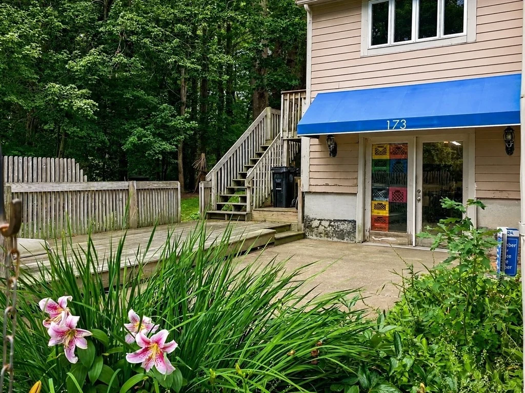 Photo of 140 King James Way