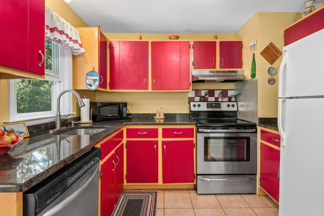 Photo of 937 Harwich Rd