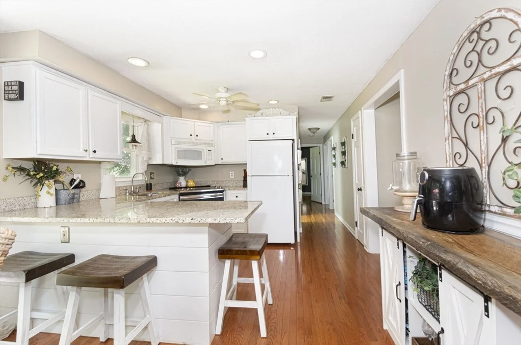 Photo of 53 Boutelle Rd