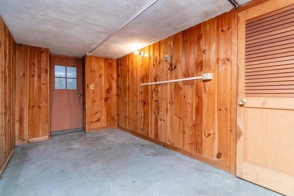 Photo of 484 Brook Rd