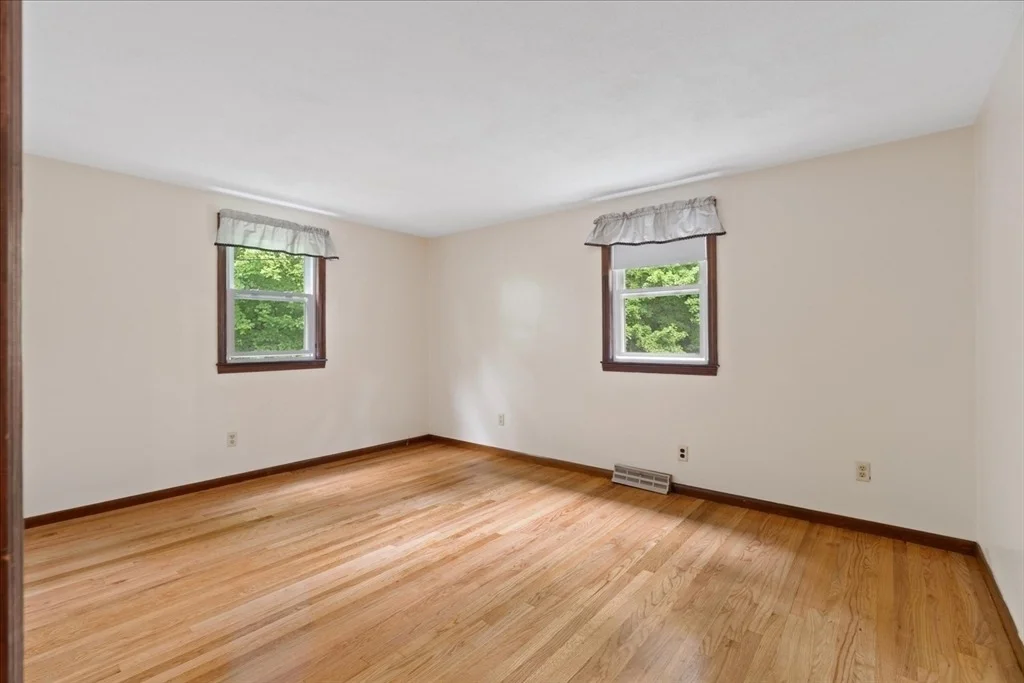 Photo of 17 Brewster Dr