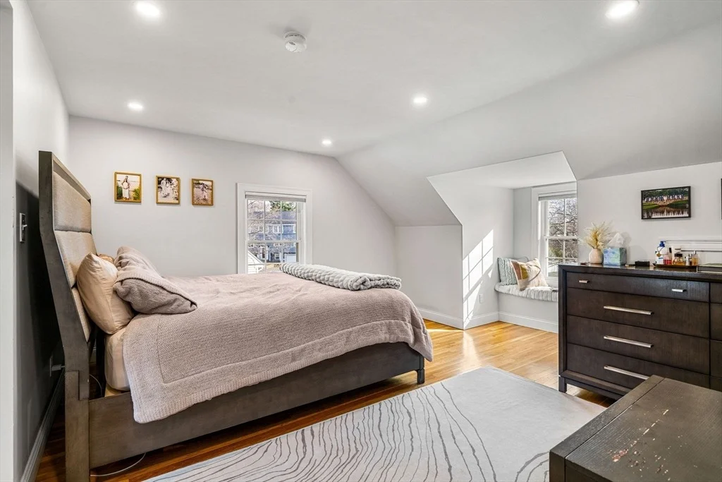 Photo of 49 Grove Cir