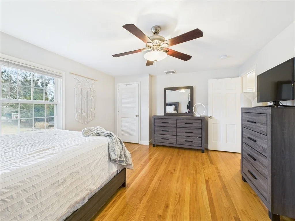 Photo of 17 Meadowbrook Drive