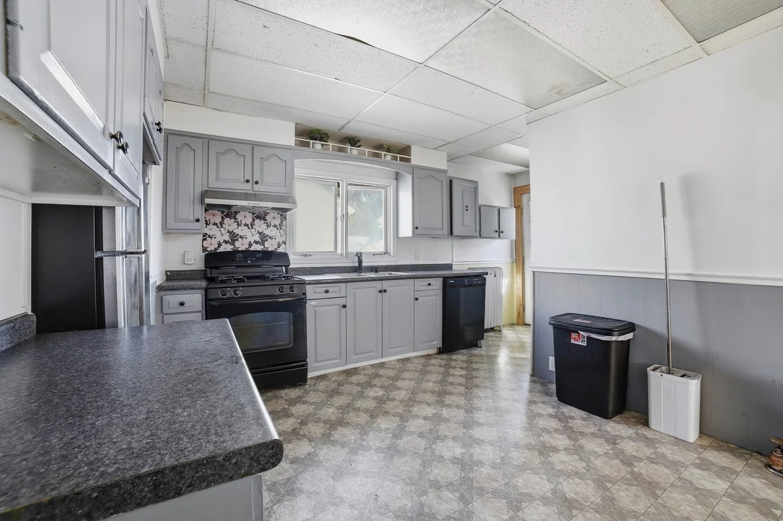 Photo of 36 Putnam Ave