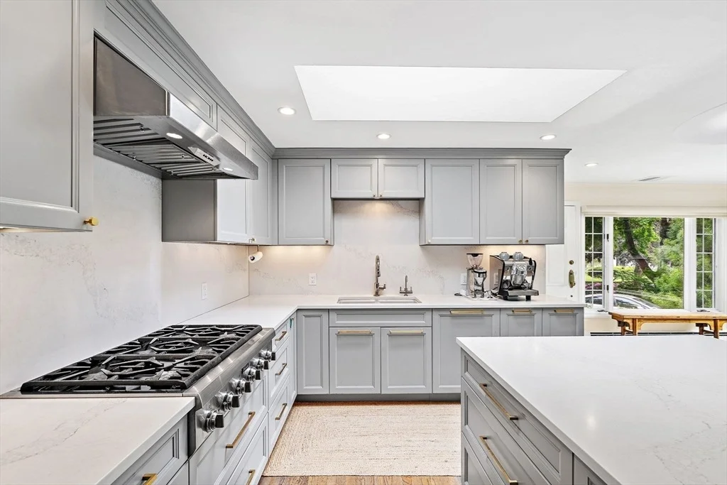 Photo of 95 Longmeadow Rd