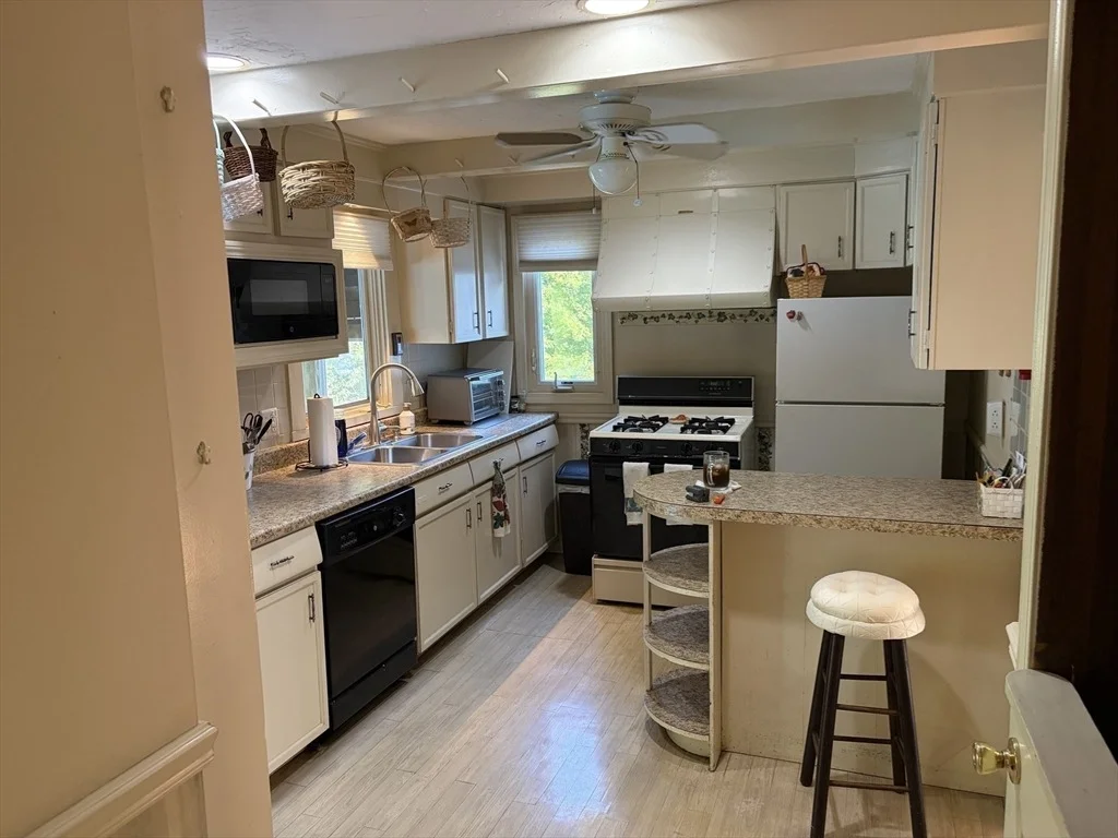 Photo of 118 Longwood Drive