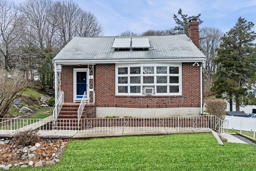 Photo of 504 Loring Ave