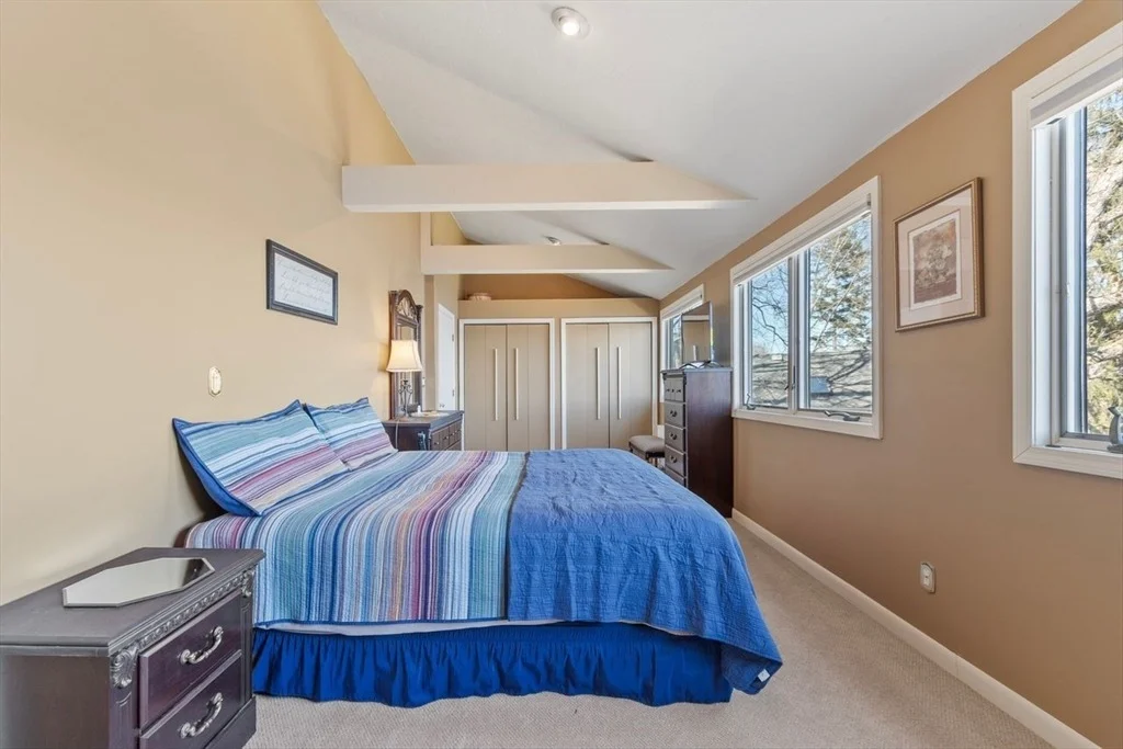 Photo of 469 Lake Ave