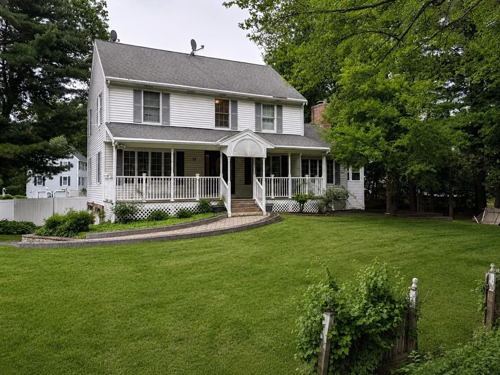 Photo of 19 Hideaway Ln