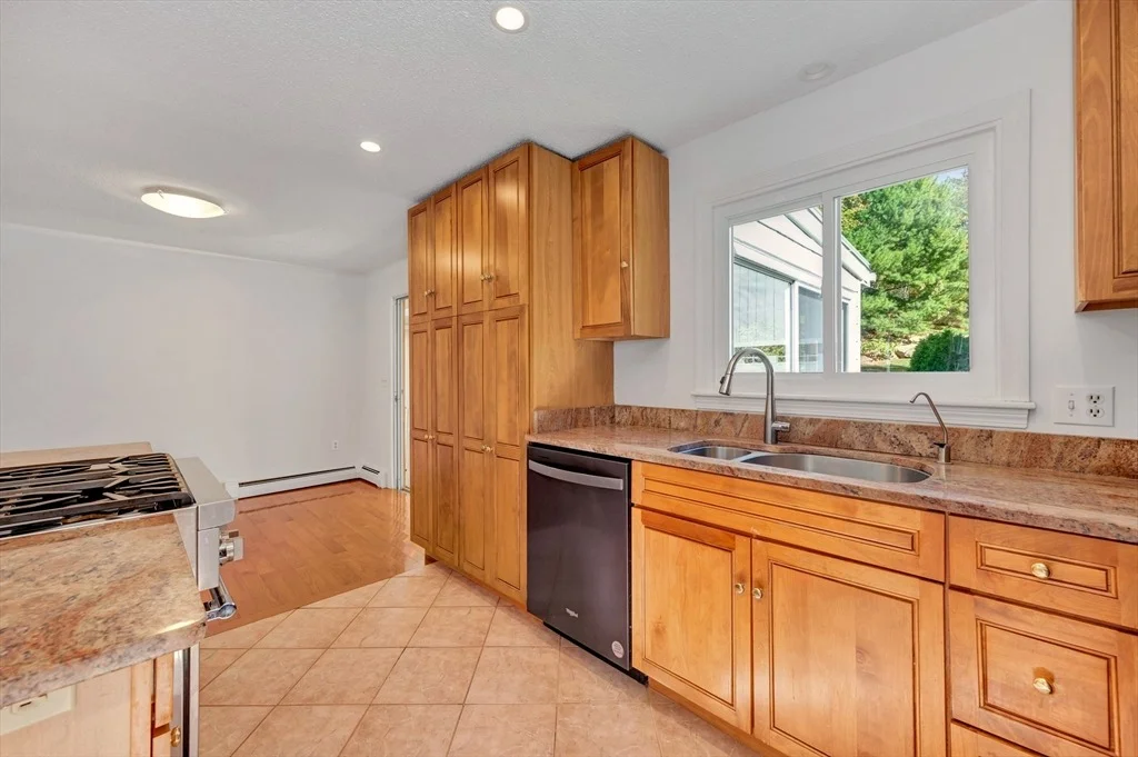 Photo of 50 Laurel St