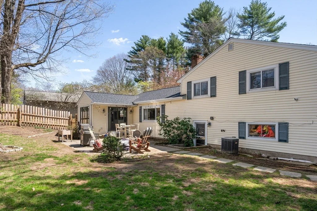 Photo of 71 Delmar Ave