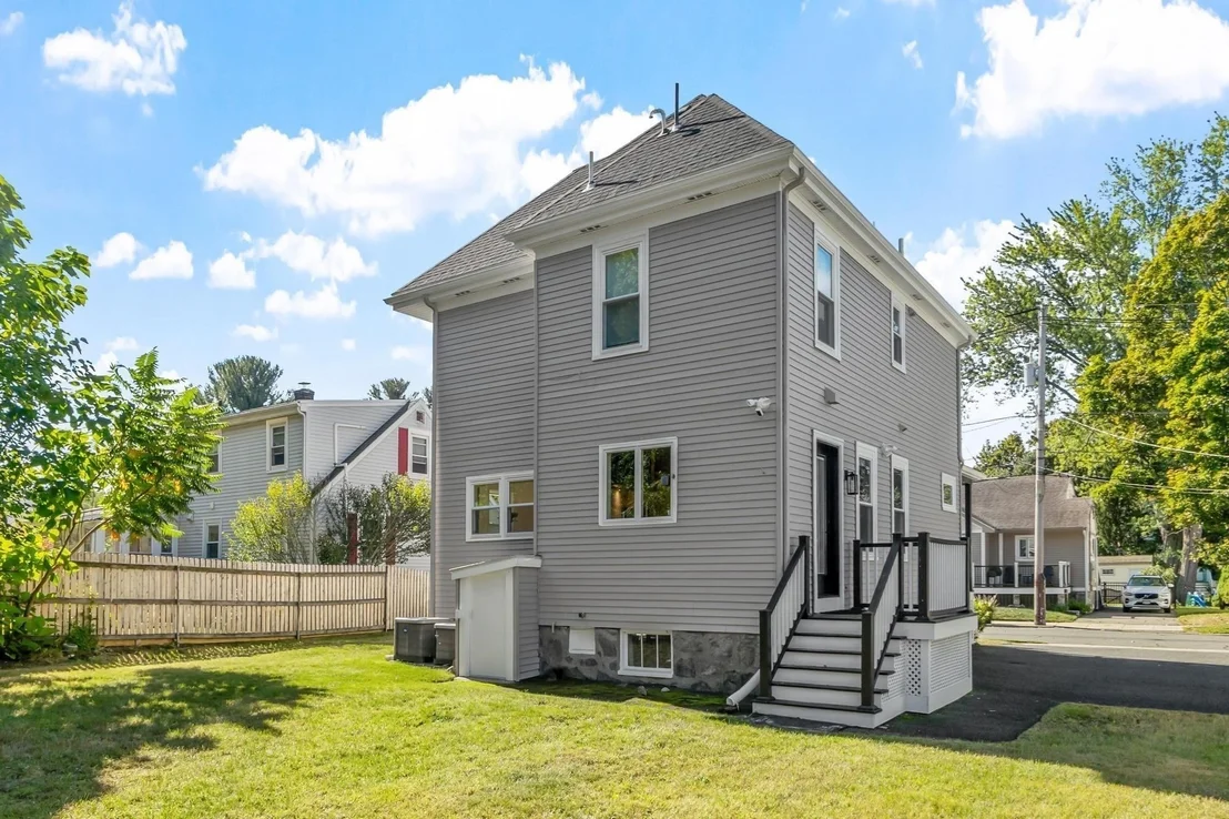 Photo of 32 Coolidge Ave