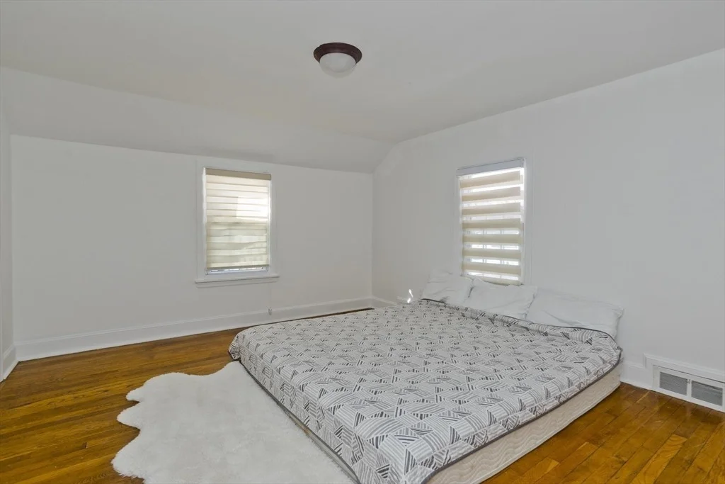 Photo of 16 Squawfield Rd