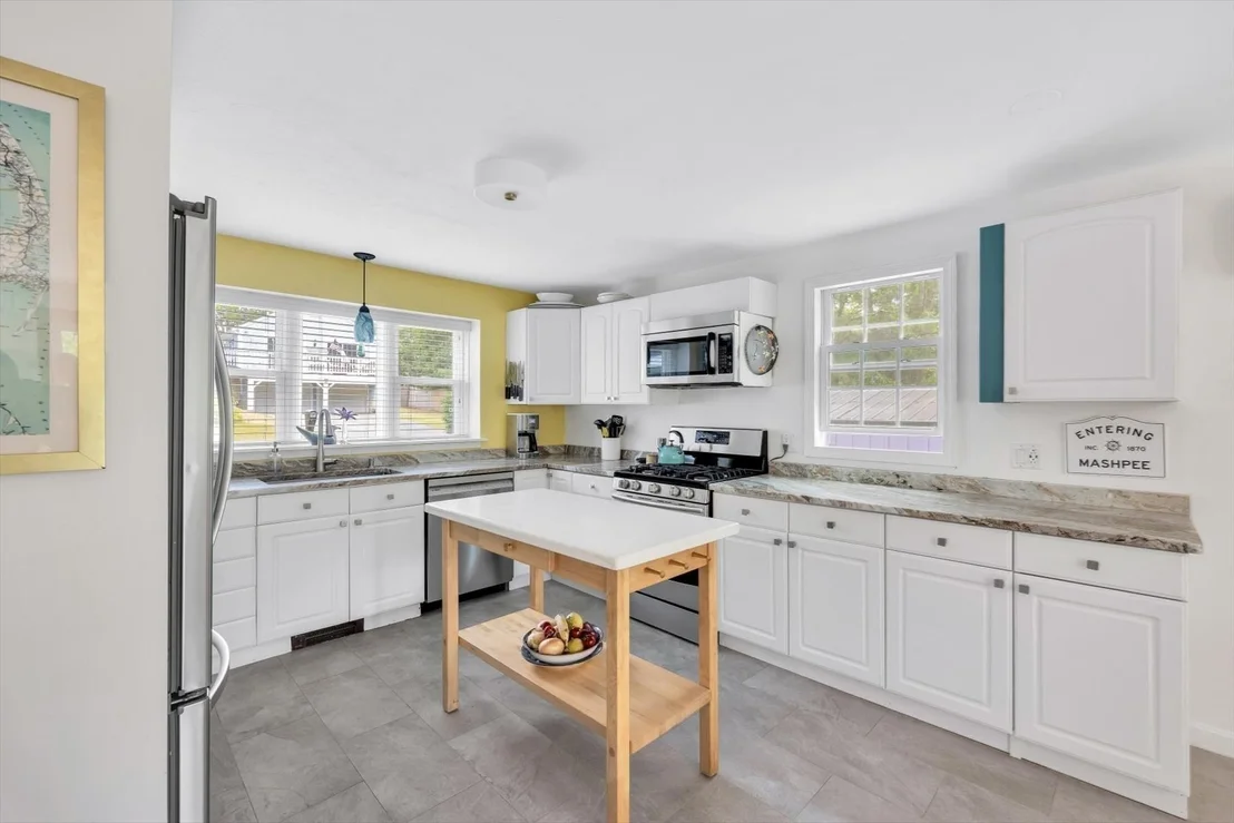 Photo of 11 Santuit Pond Rd