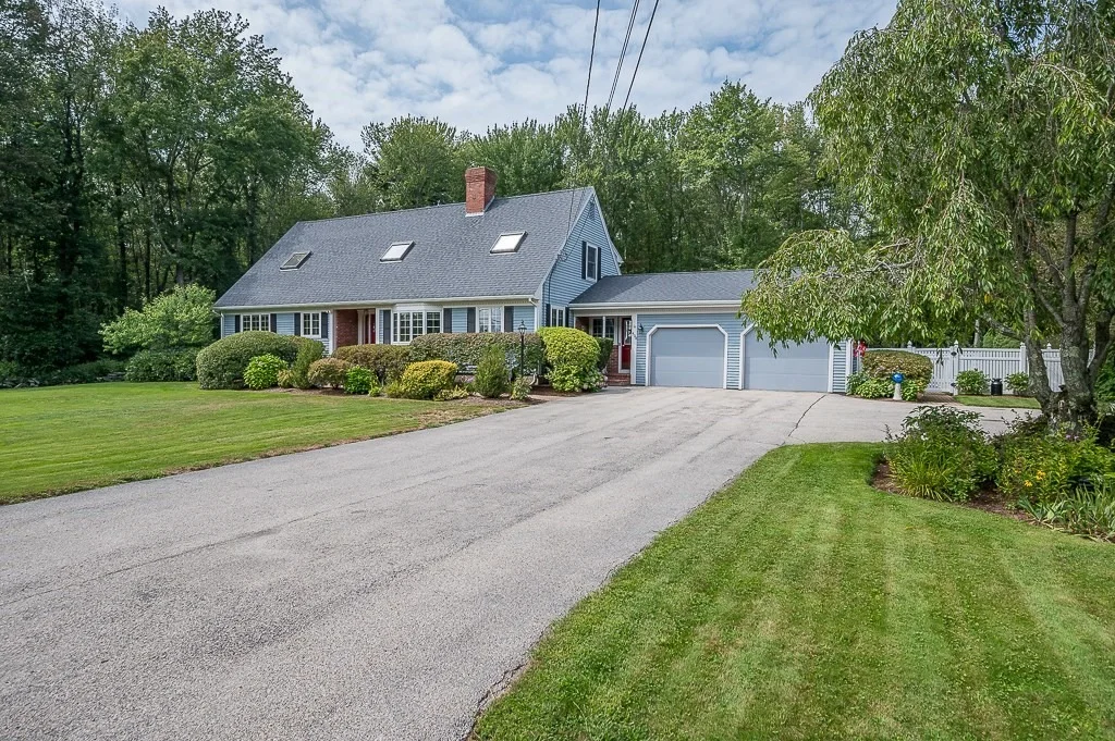 Photo of 400 Boston Road