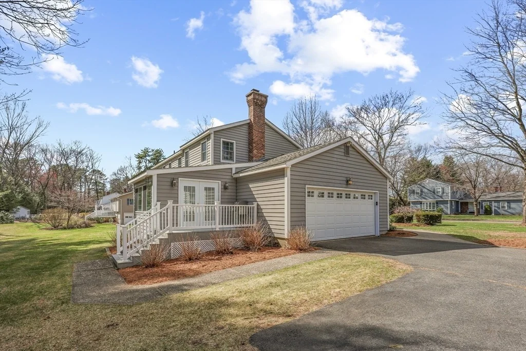 Photo of 9 Metacomet Road