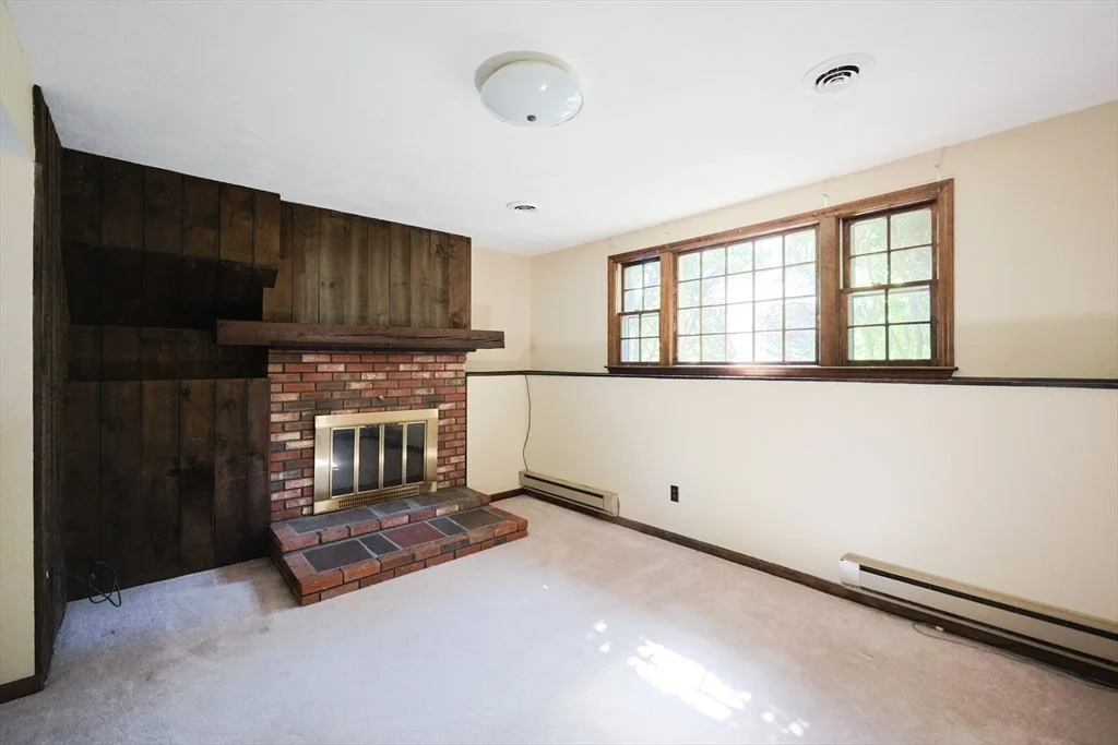 Photo of 7 Eric Ln