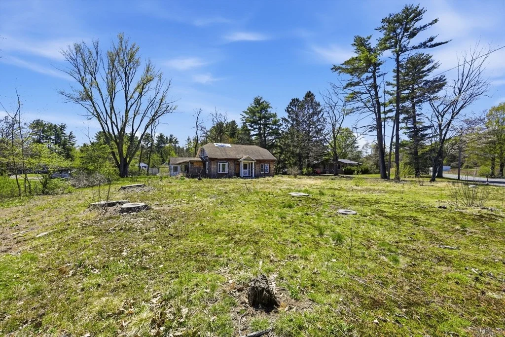 Photo of 1024 Westhampton Rd
