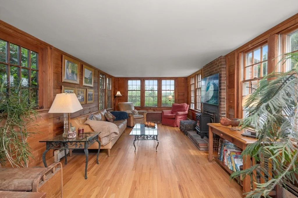 Photo of 33 Reservoir Drive