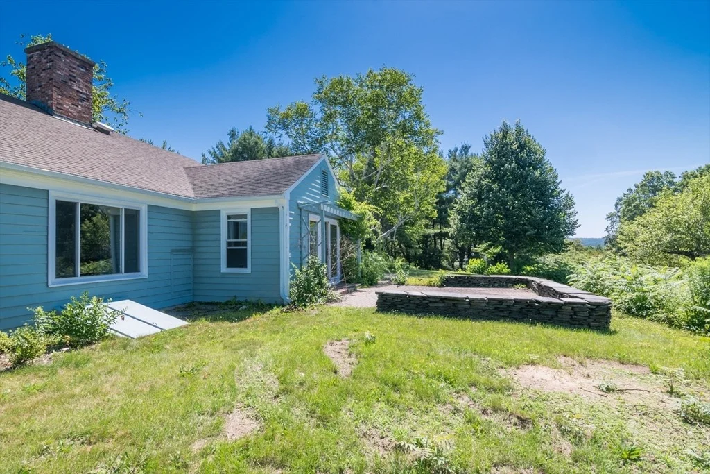 Photo of 53 Iduna Ln