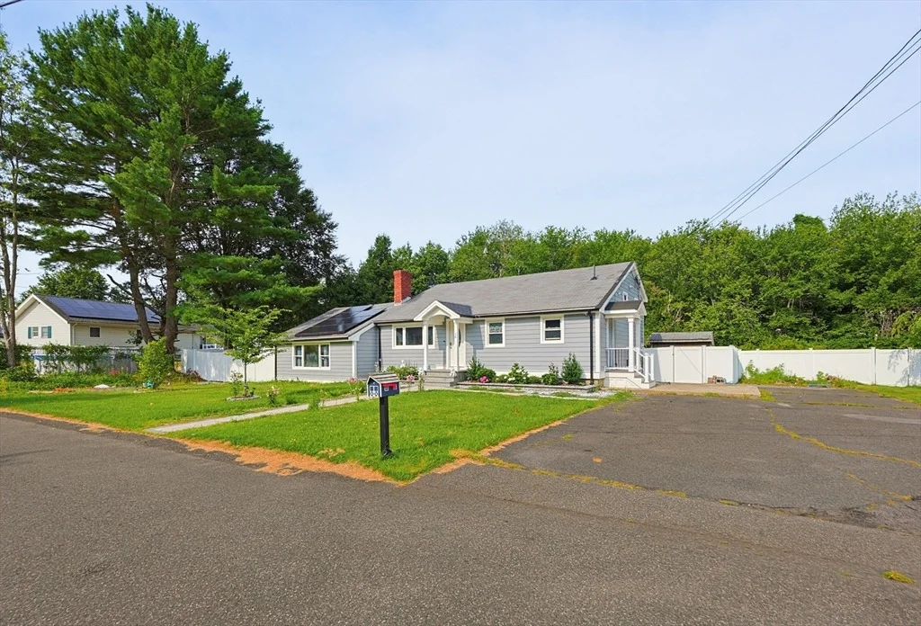 Photo of 14 Lewis Rd