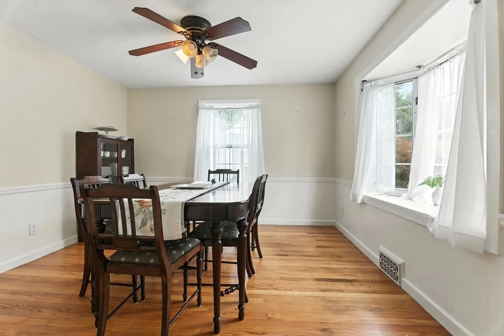 Photo of 384 Abbott St