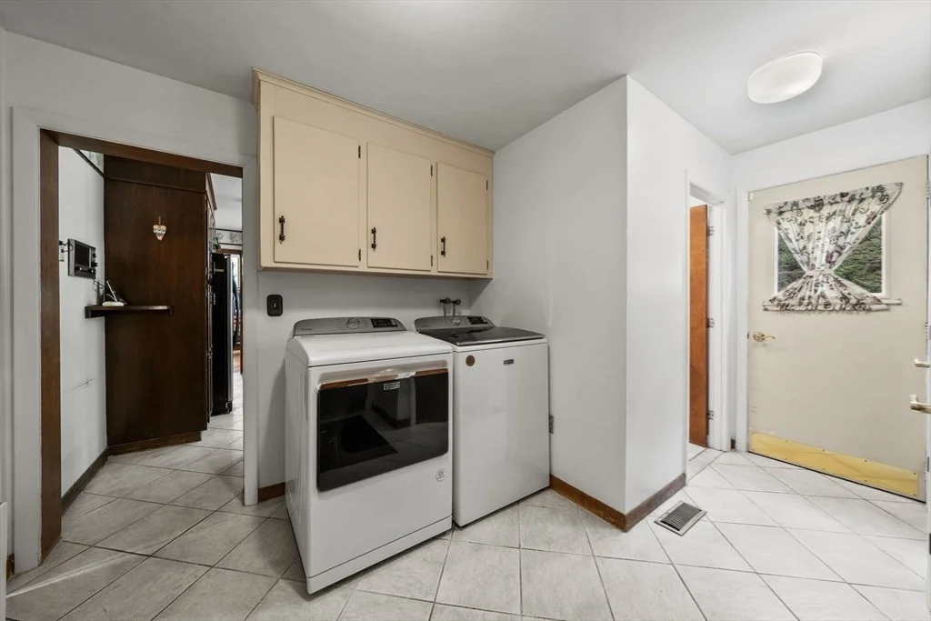 Photo of 1 Hemlock Dr