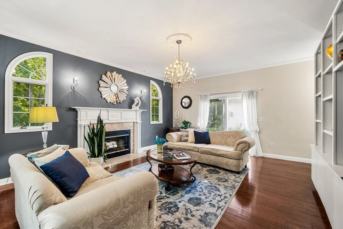 Photo of 1204 Broadway