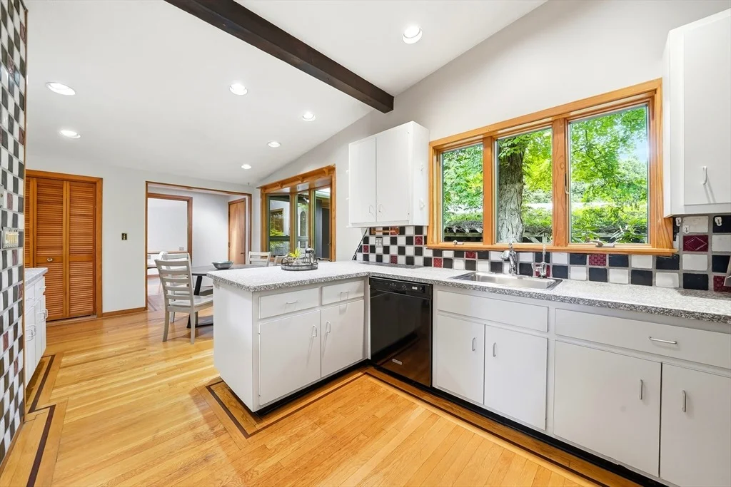 Photo of 6 Angier Rd