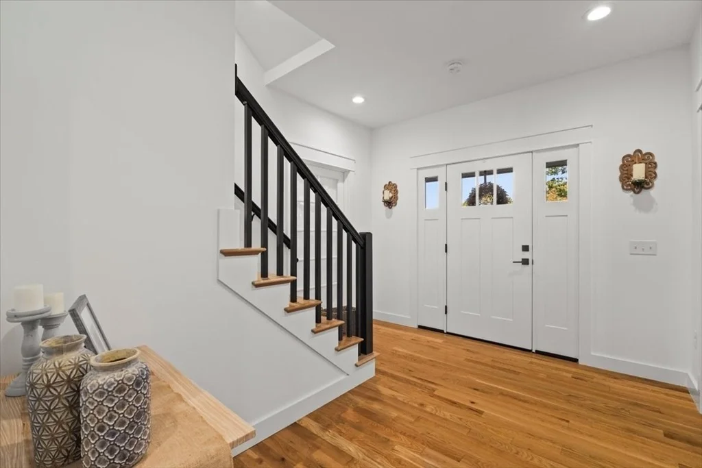 Photo of 18 Quaker Ln