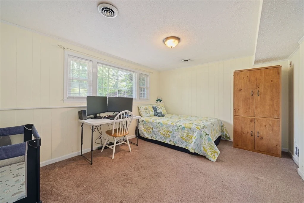 Photo of 1 Carpenter Ln