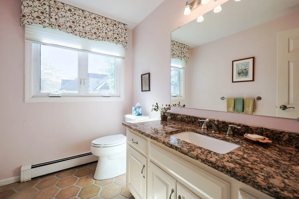 Photo of 8 Fieldstone Lane