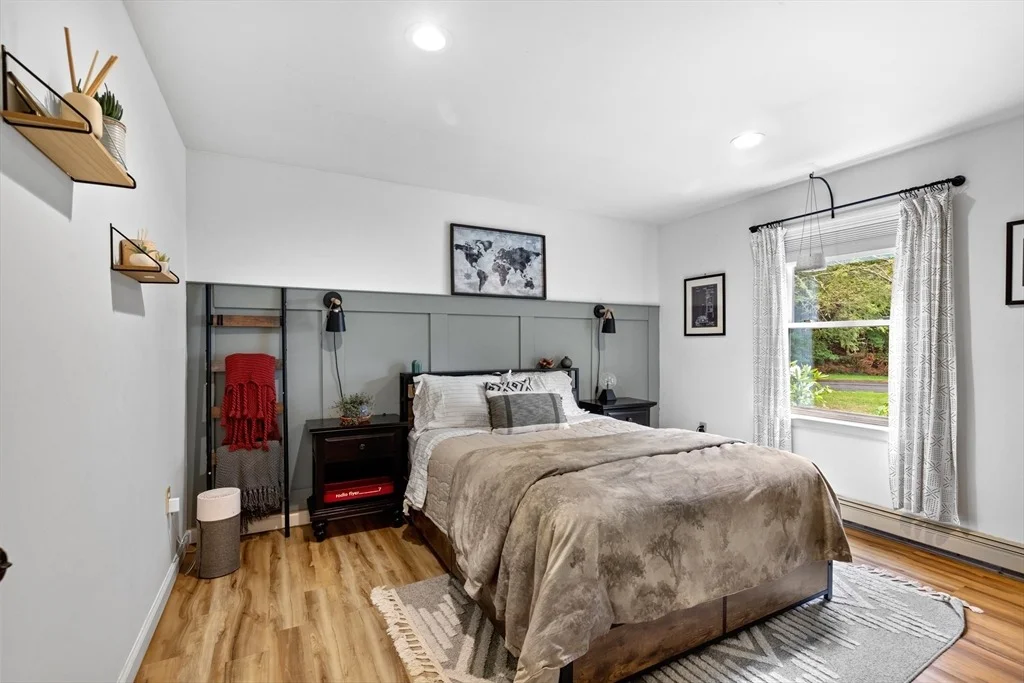 Photo of 24 Moon Compass Ln
