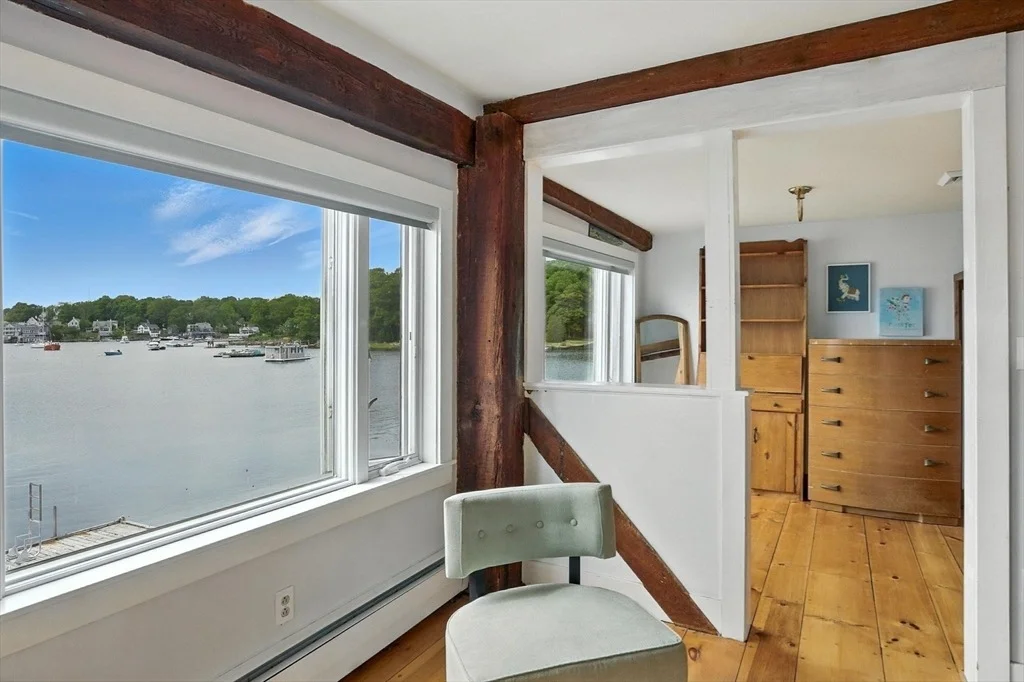 Photo of 672 Washington Street