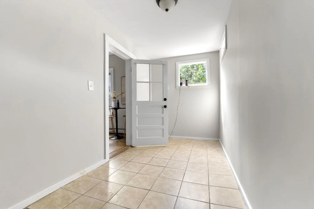 Photo of 868 Main St