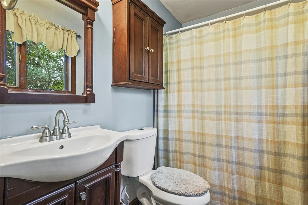 Photo of 28 Beacon Street